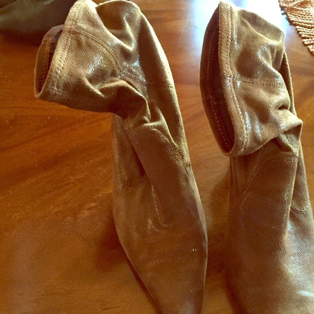 Anne klein booties size 7.5 like new brown shine
